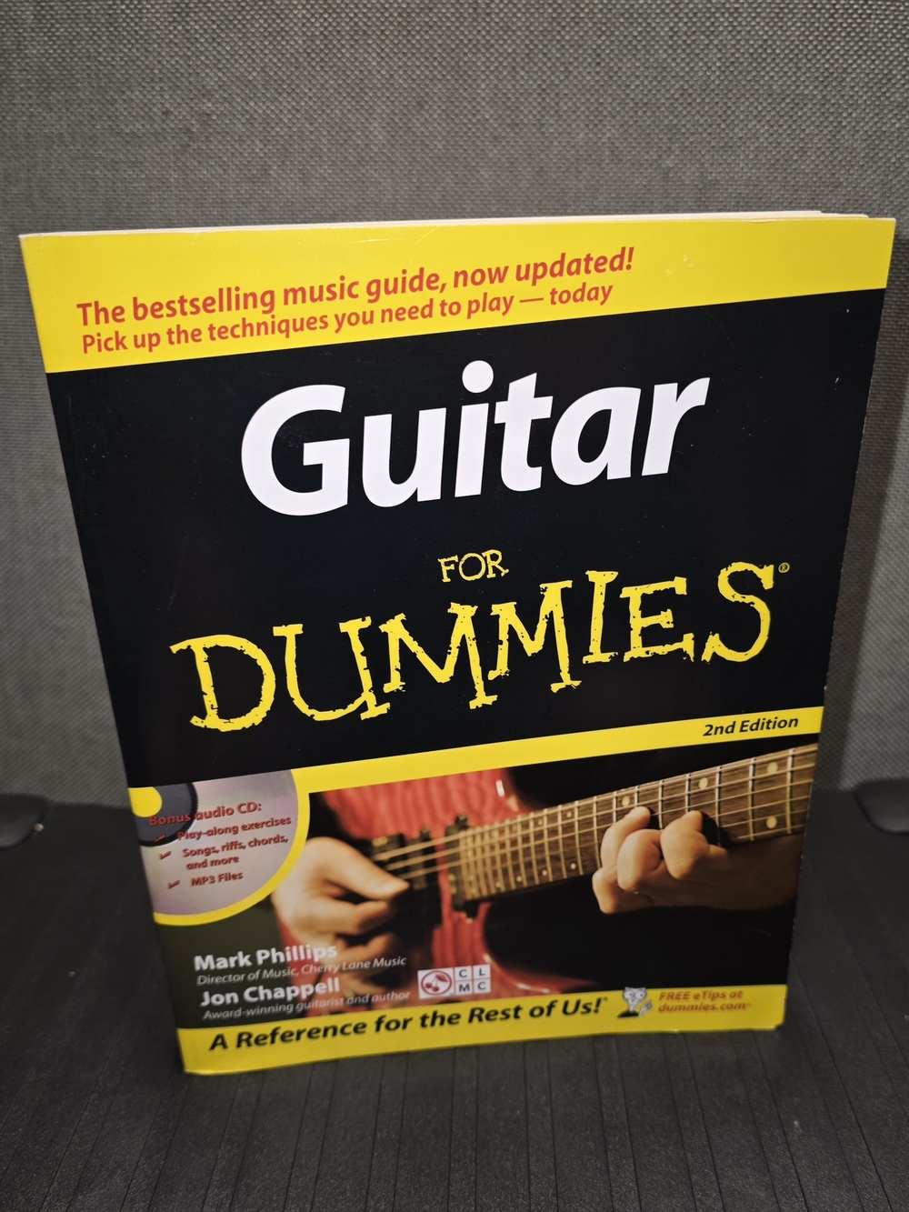 Guitar for Dummies by Mark Phillips Like New inc CD